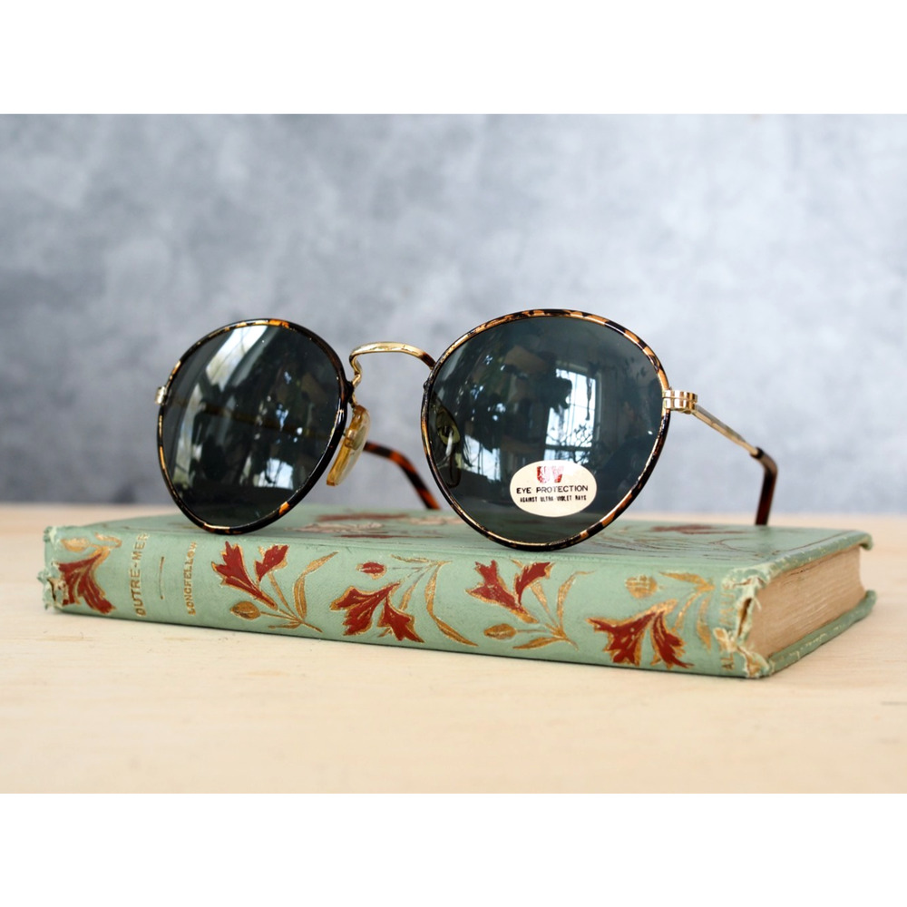 Vintage semi Round Sunglasses NOS 80s Taiwan Hipster Grunge Goth Academia